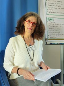 Selbstreflexion verändert den Blick auf eigene Ansprüche, Fehler und Entwicklung.